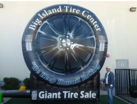 2023 New Commerical Inflatable Big Car Tire Model Replica for Sale