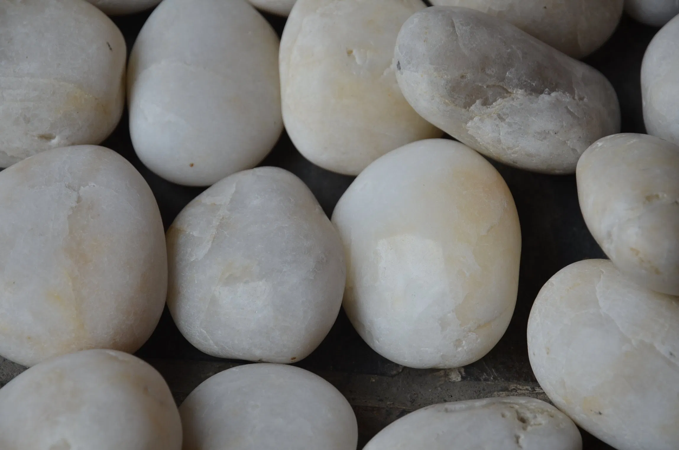 Garden Path and Bathroom Floor Decorative White Pebble Stone Tile