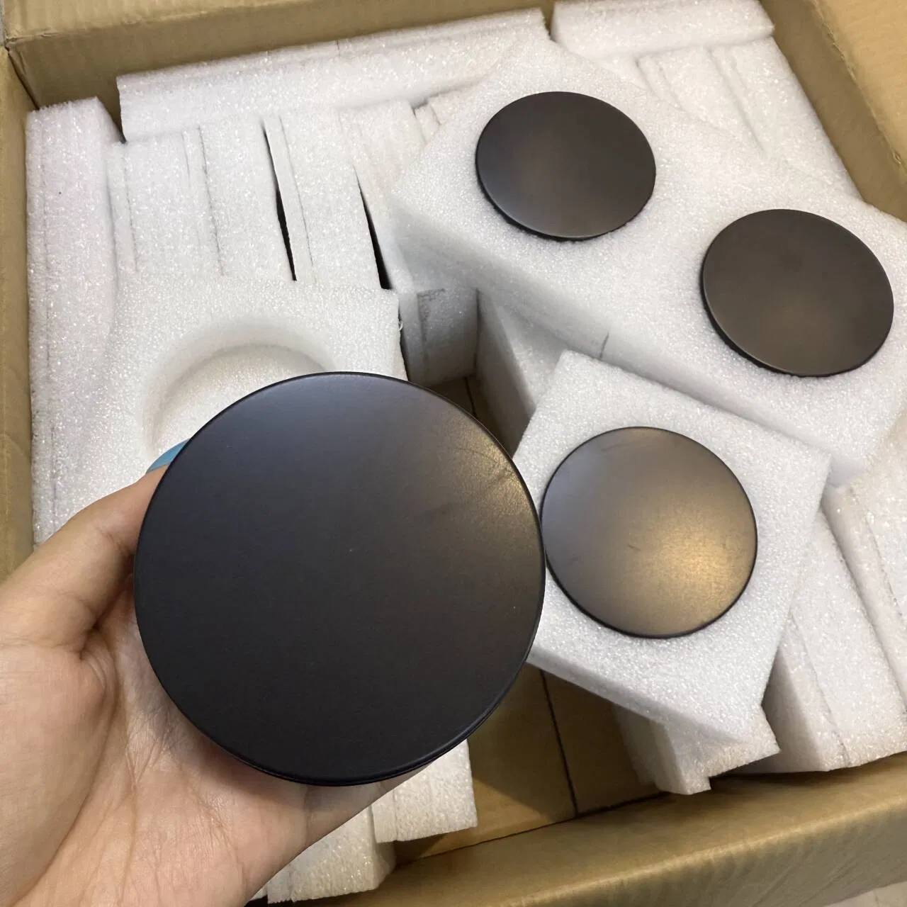 Makeup Brush Tools Cleaning Soap Peach Fragrance Inside with Silicone Pad Powder Puff Cleaner