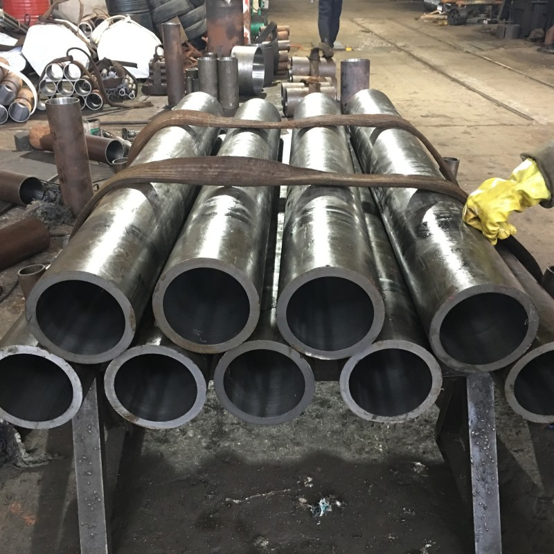 Труба гидравлическая бесшовная с обработкой поверхности