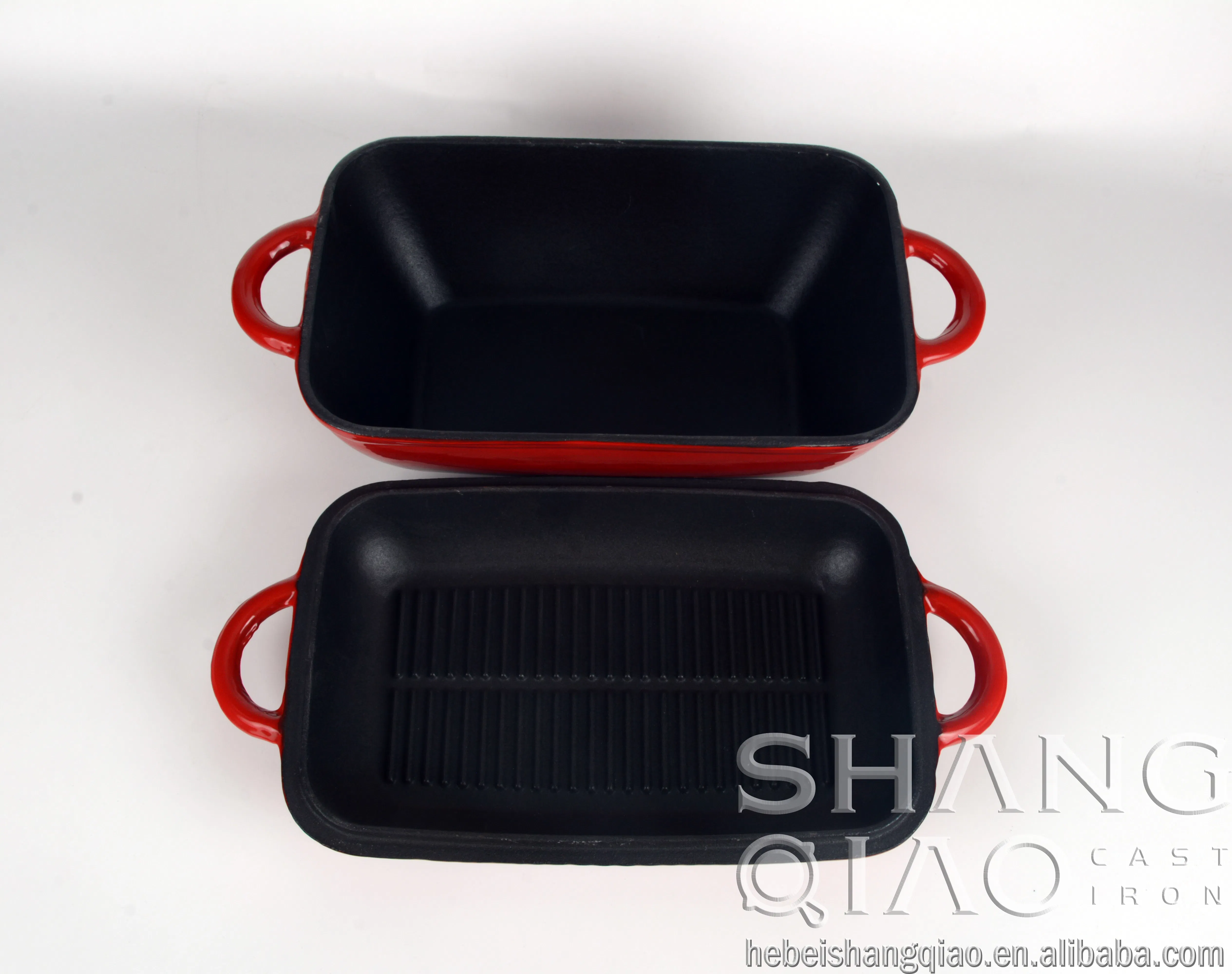 Чугунная форма для хлеба с эмалью и перчатками