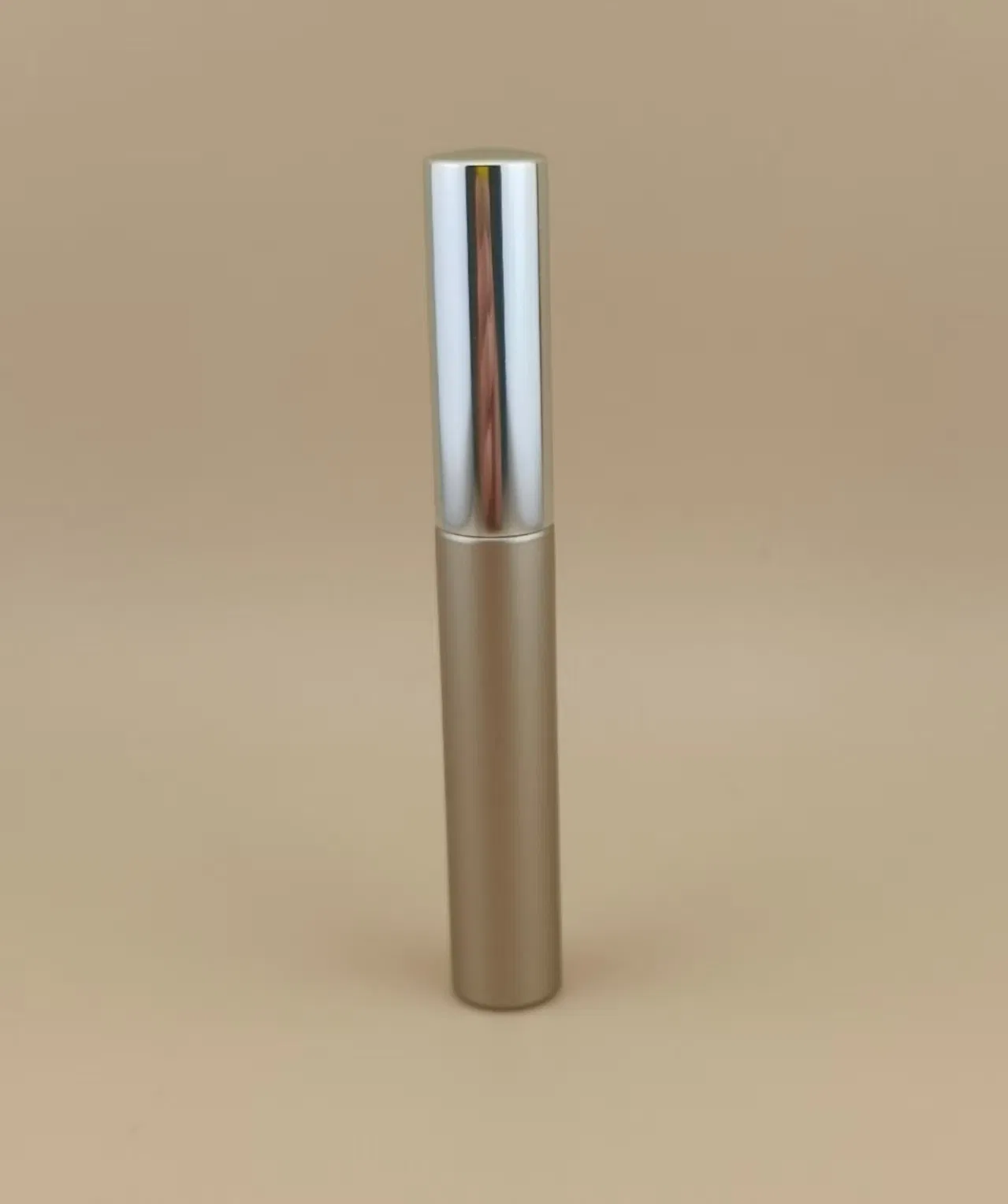 Bottled Eye Lash Brush with Golden Aluminium Screw Lid for Women