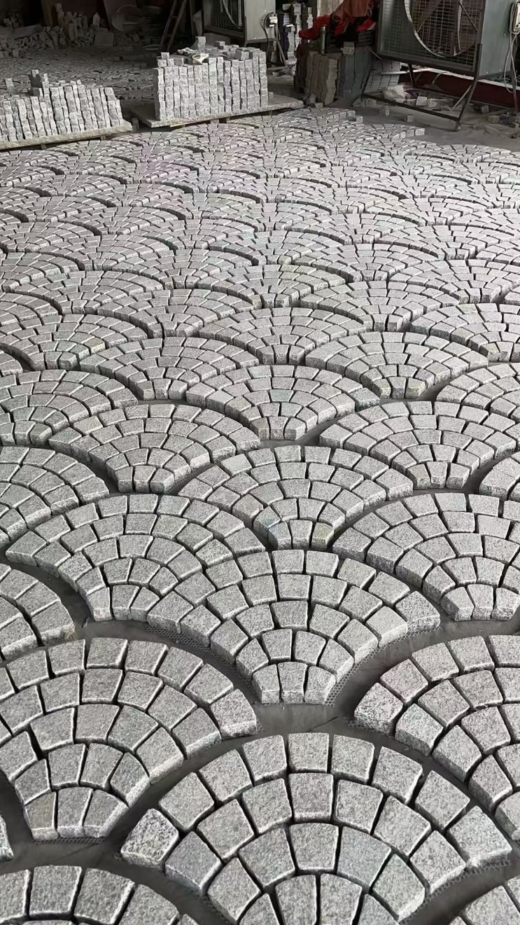 Natural split/flamed/bush-hammered/sandblasted/brushed Light Grey Granite Paver for garden/outdoor/outside landscape/floor/wall/pool tiles/slab