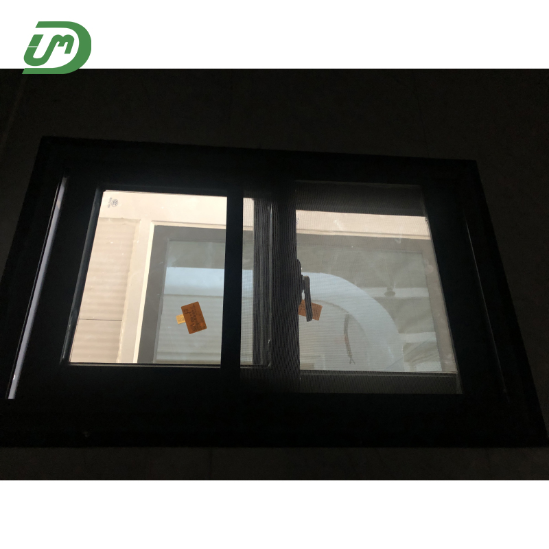 Hot Selling Cheap Prefabricated Soundproof Outdoor Residential Prefab House Small Movable Glass Isolated Mobile Office Pod Hotel