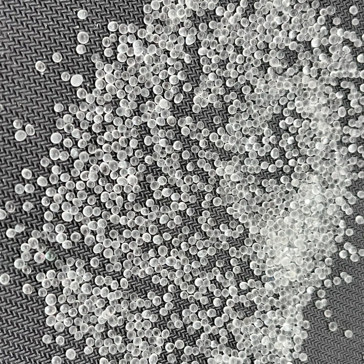 Fine Grade Glass Beads Sandblasting for Superior Surface Restoration