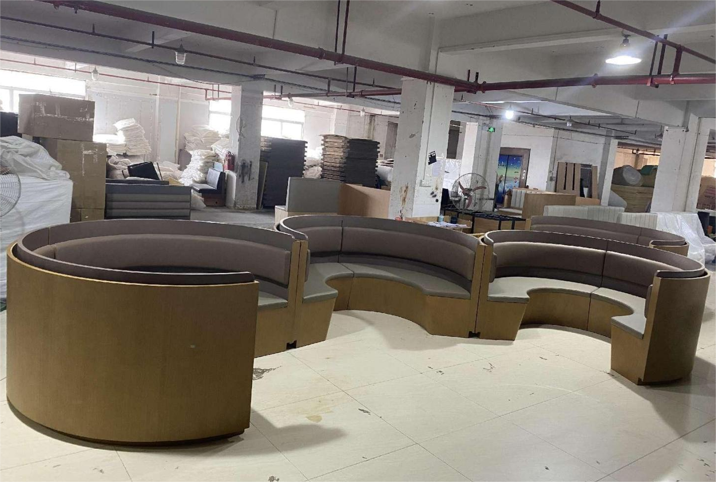 Мебель для столовой кожа металл нержавейка комплект