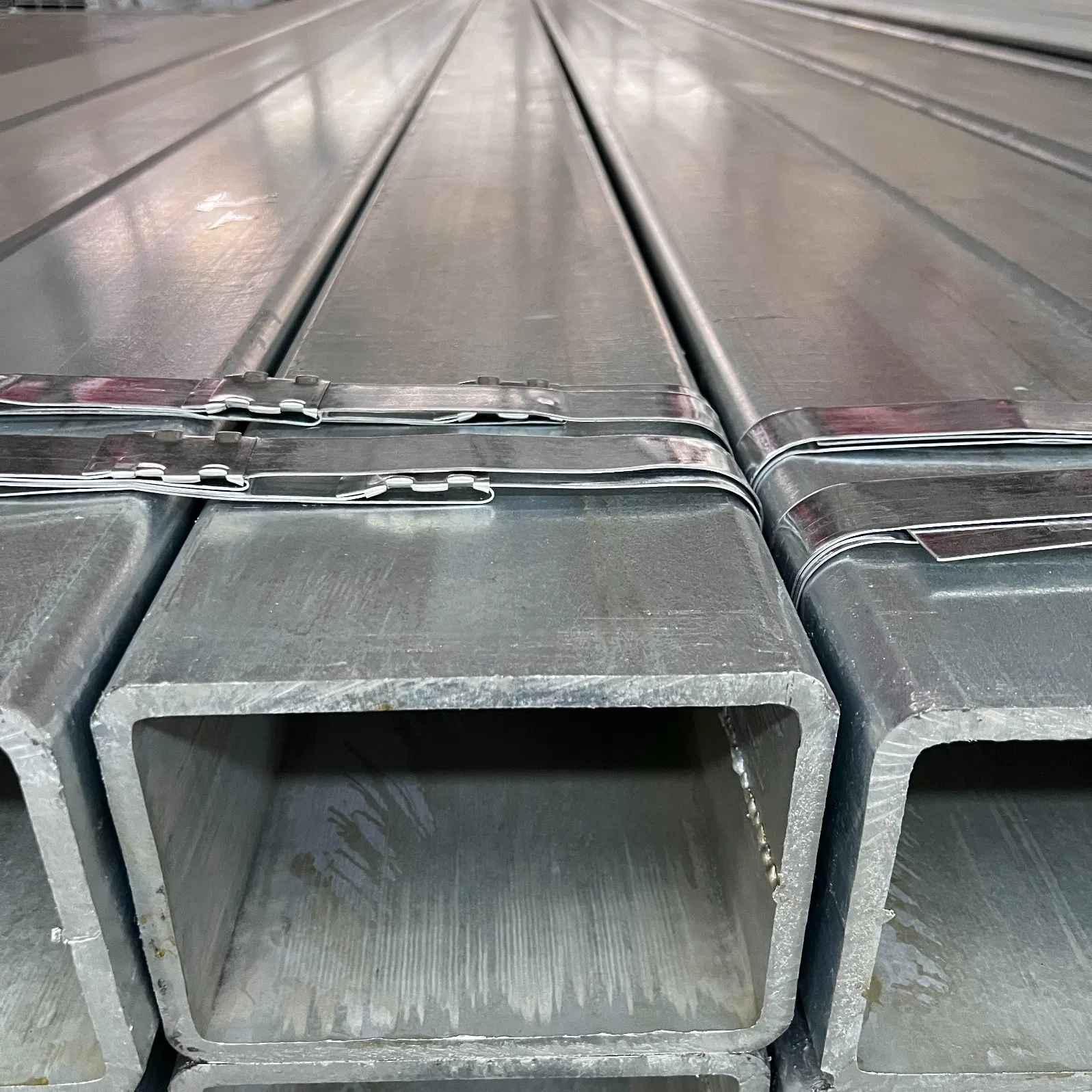 Galvanized Steel Pipe with Good Formability, Easy Bending, Rustproof, Forrod Fencing