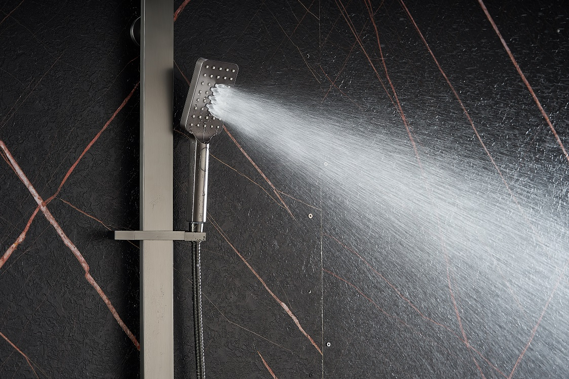 Watermark Approval Luxury Bathroom Sanitary Ware Accessory Brush Gunmetal Shower Set