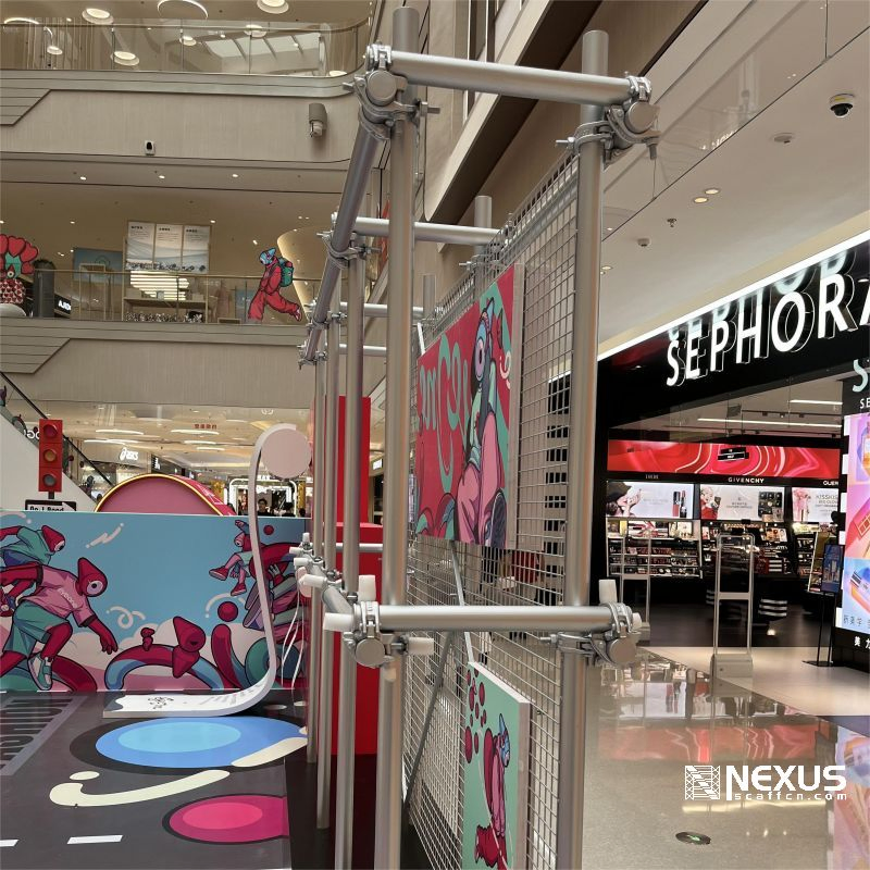 Scaffolding Clamp System for Display Showing Shelf