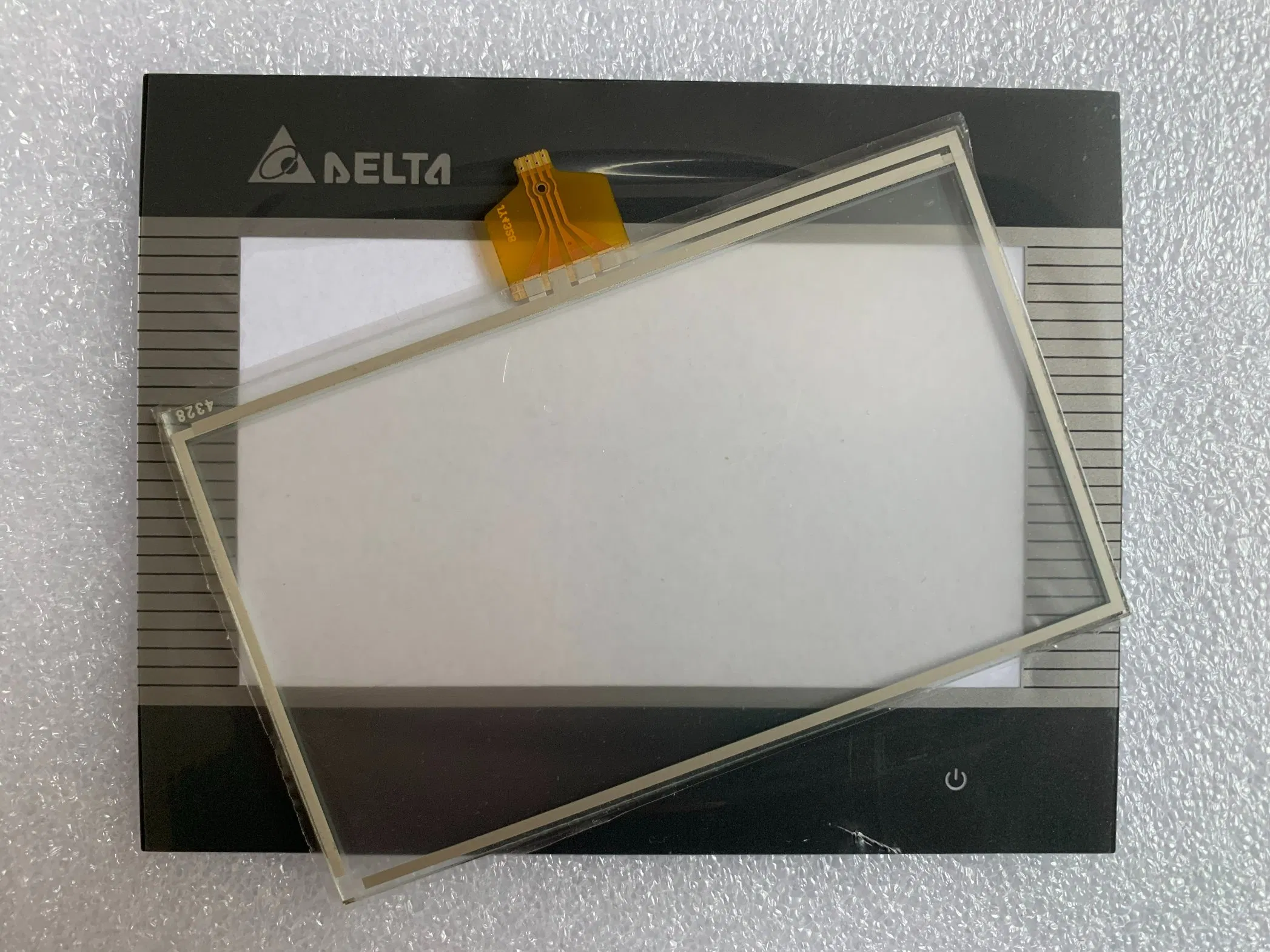 Защитная плёнка Delta DOP-B03s211 для сенсорной панели