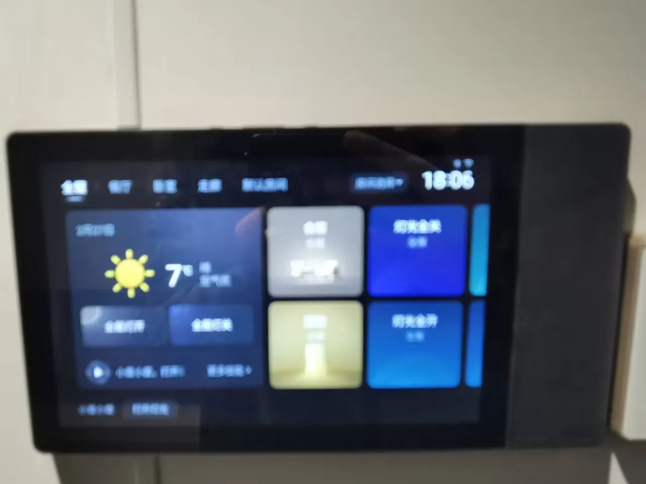 Customizable Interior Decoration and Overall Size of The Capsule House