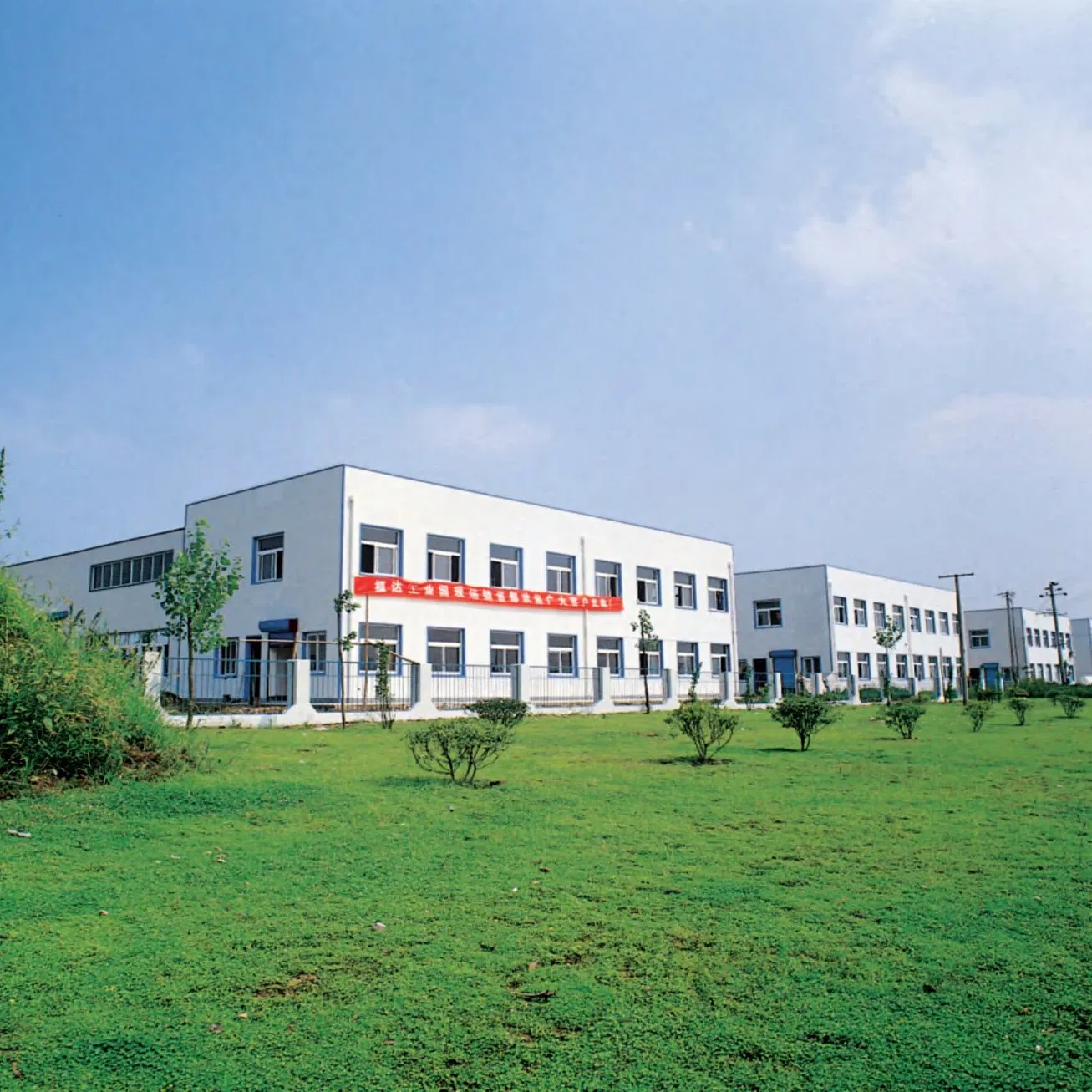 Prefabricated Heavy Duty Business Commercial Modular Metal Framing Peb Steel Structural Warehouse for Industrial Use Roof Hangar Hall Farm House Villa Church