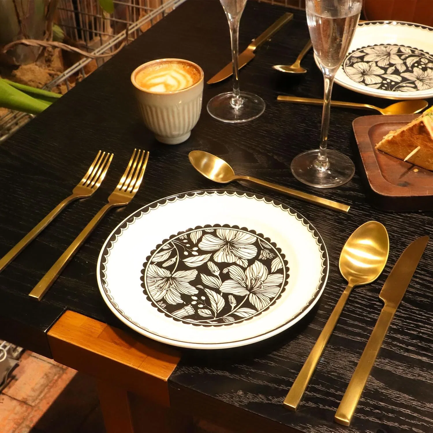Restaurant-Grade Matte Gold Flatware with Heavy-Duty Construction