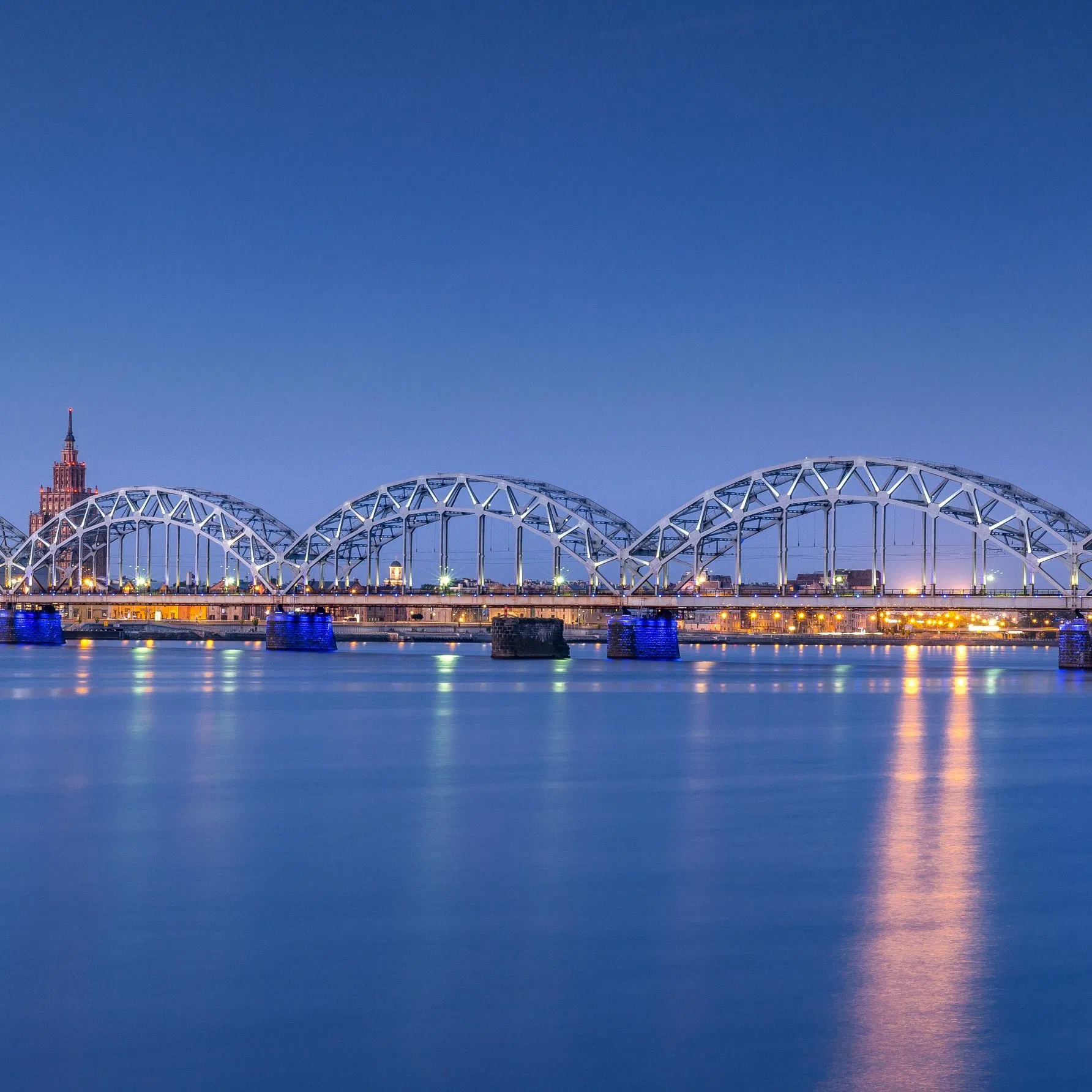 Q235B Hot Selling Large Span Galvanised Fast Install Steel Structure Bridge H Beam