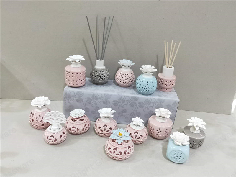 Hot Sale Ceramic Diffuser Bottle with Flower and Fiber Stick