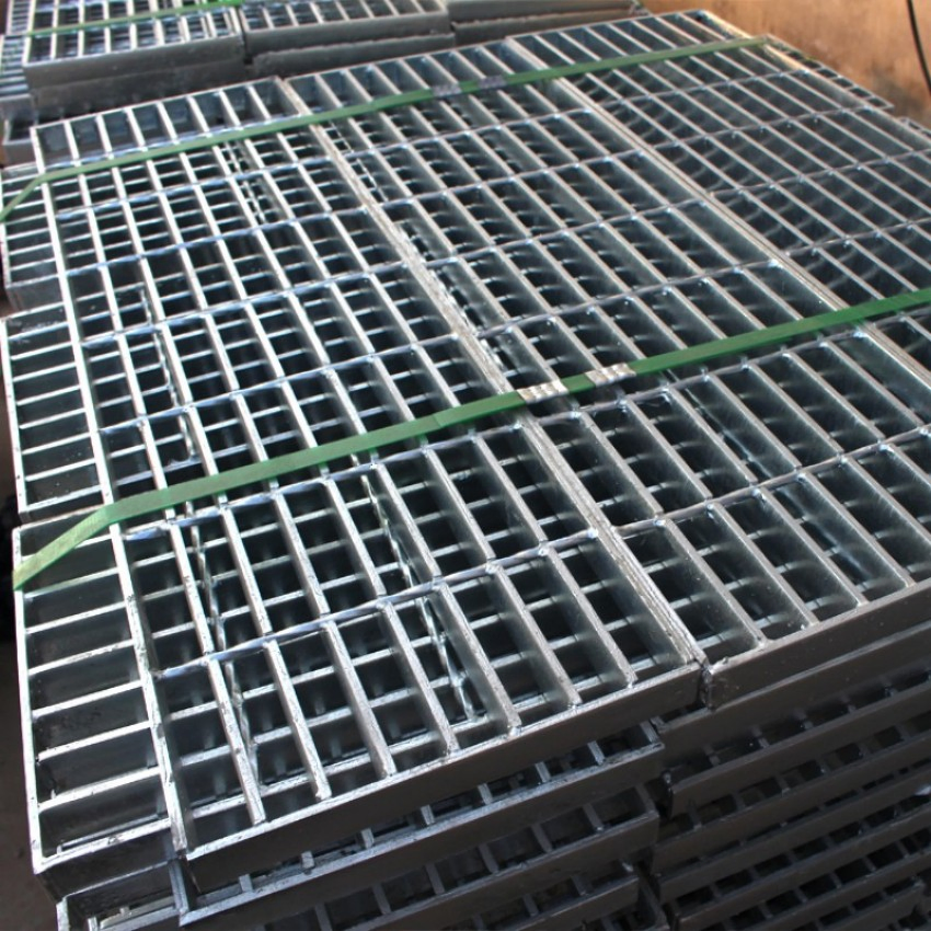 1000mm X 6000mm Galvanized Serrated Steel Grating / Flat Style Steel Grating High Quality Toothed Flooring Grating