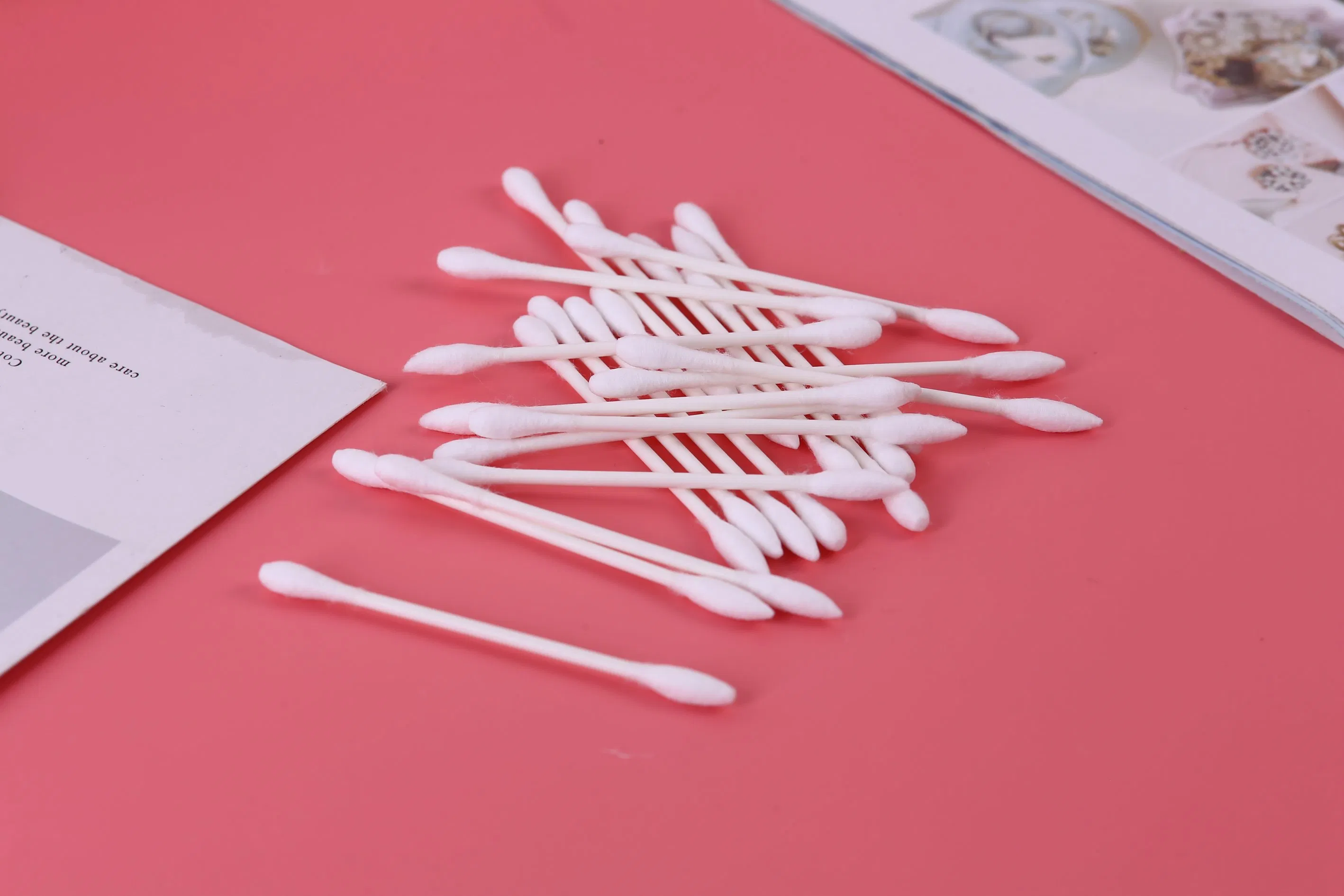 Cotton Buds or Cotton Swab in Plastic Tube