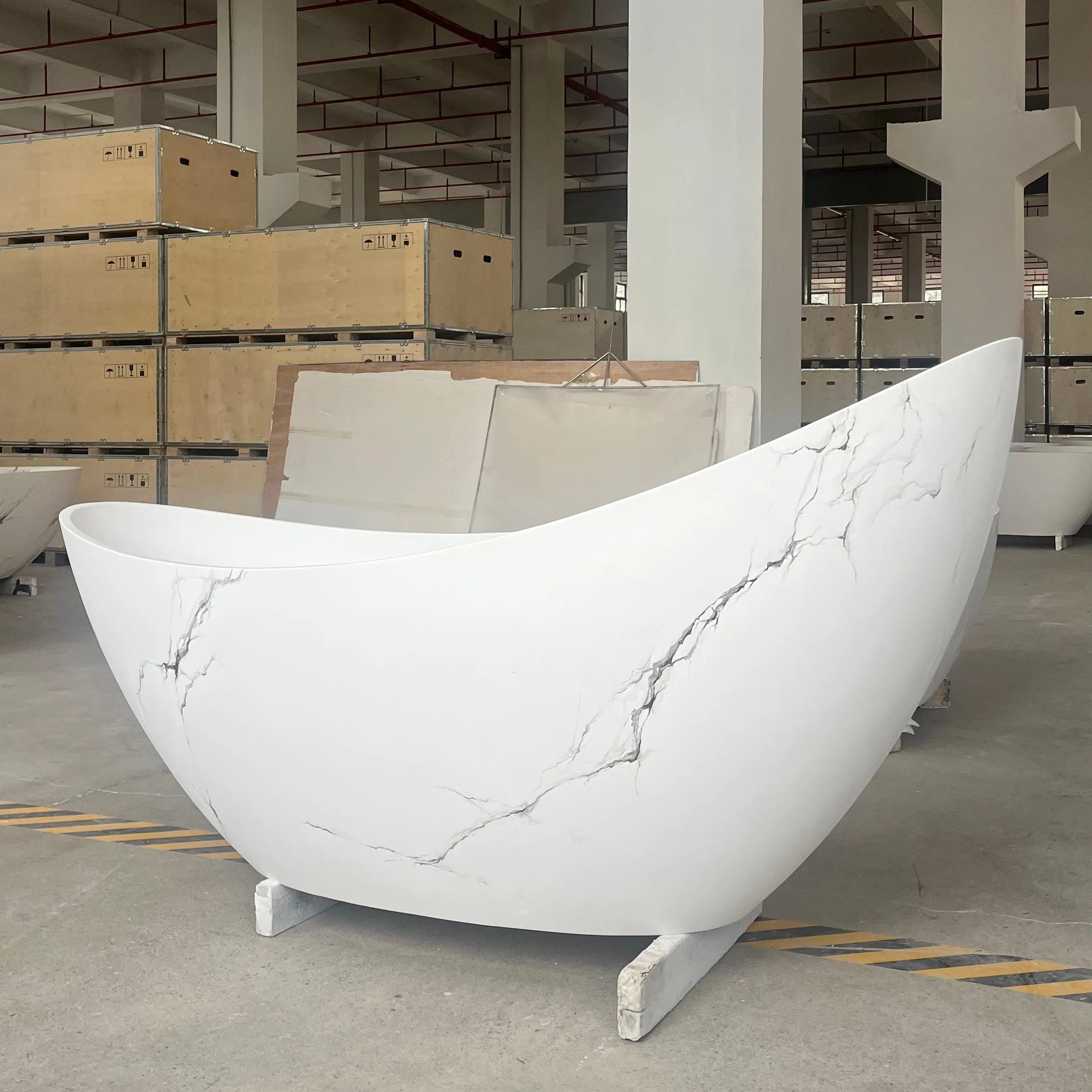 Ванна из искусственного камня с гидромассажем