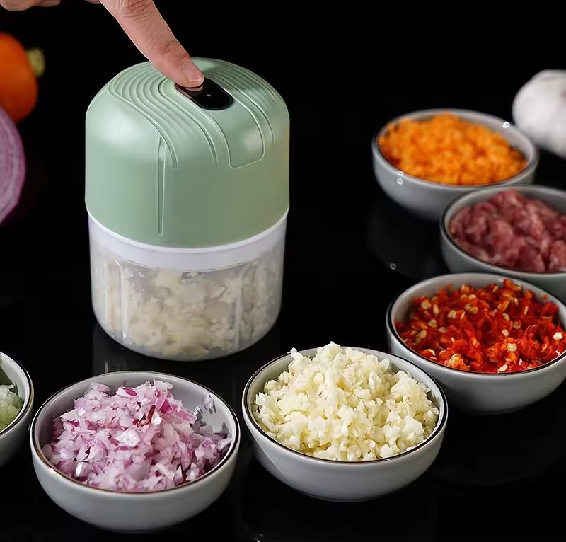 250ml Mini Garlic Chopper Electric Food Processor with 3 Leaf Blade