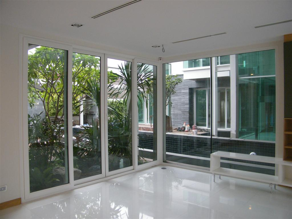 PVC/UPVC Sliding/Hung/Fixed/Patio Door for Wooden House/Villa