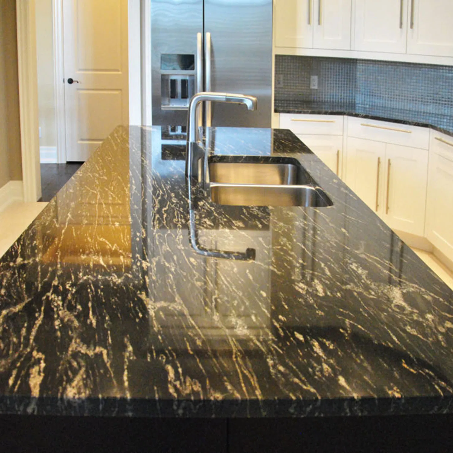 Wholesale Brazil Cosmic Black Granite Building Materials Kitchen Tile Countertops