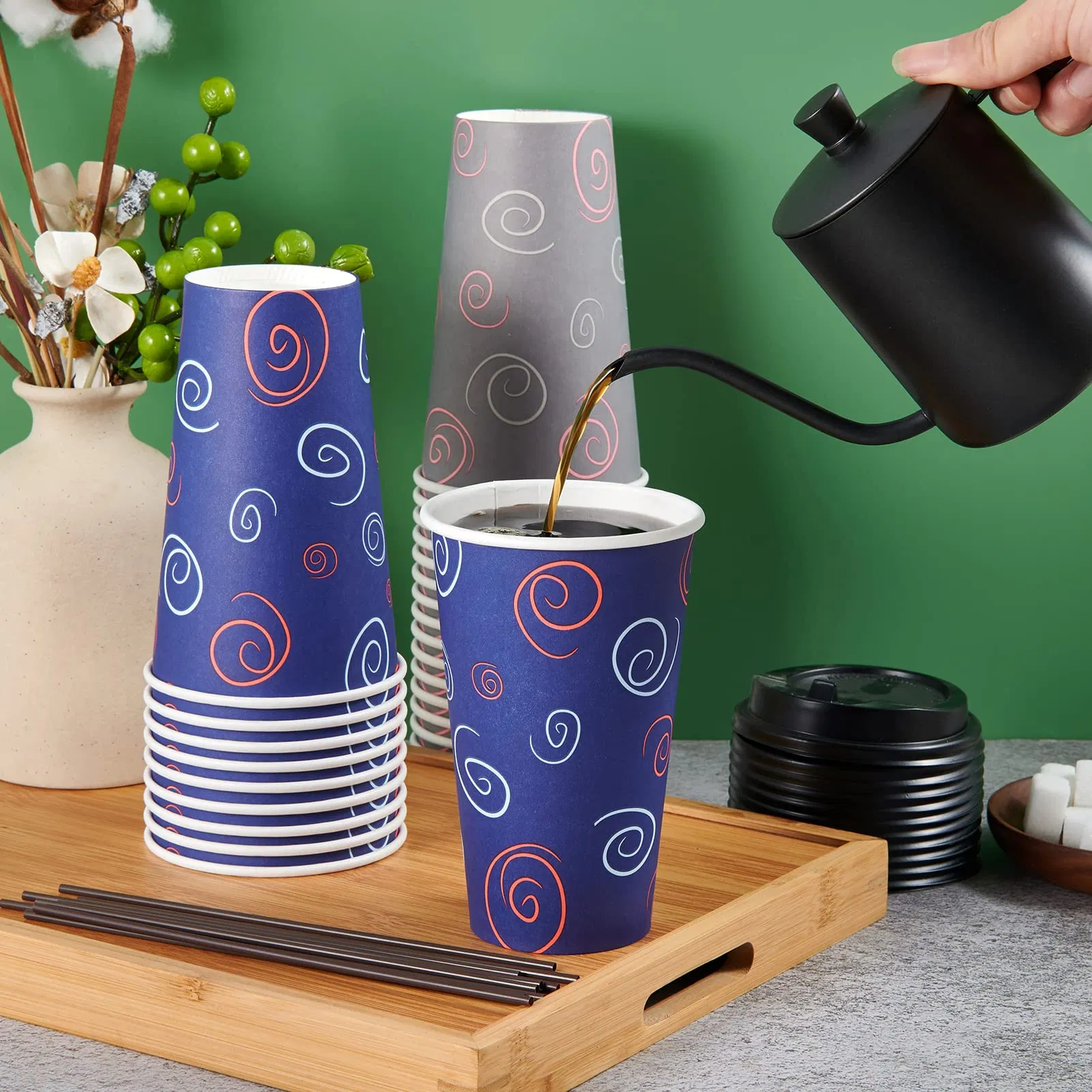 Бумажные стаканчики для кофе с крышкой и печатью