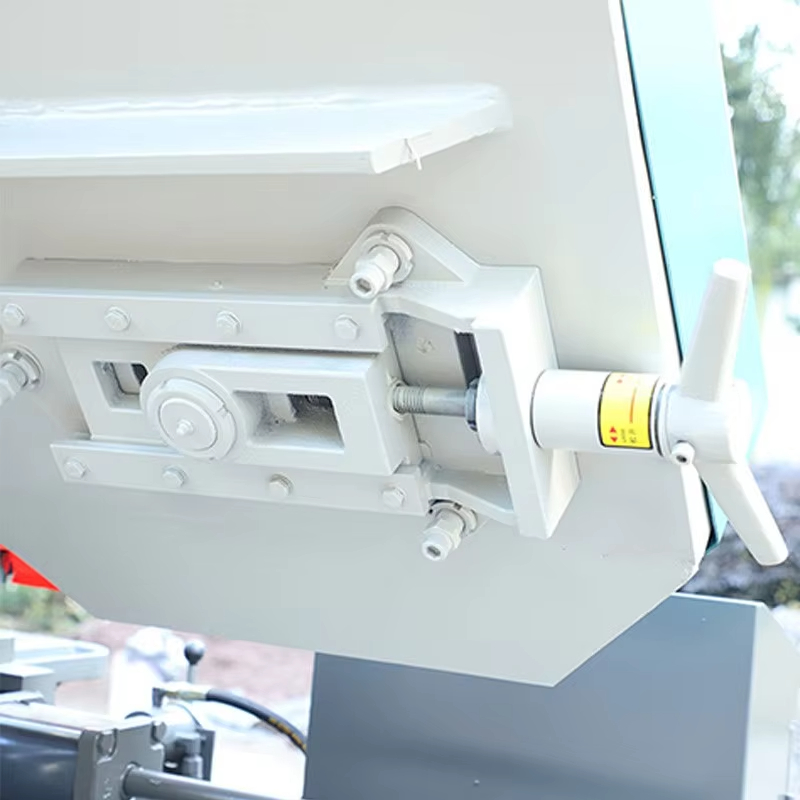 Станок ленточнопильный с цифровым управлением