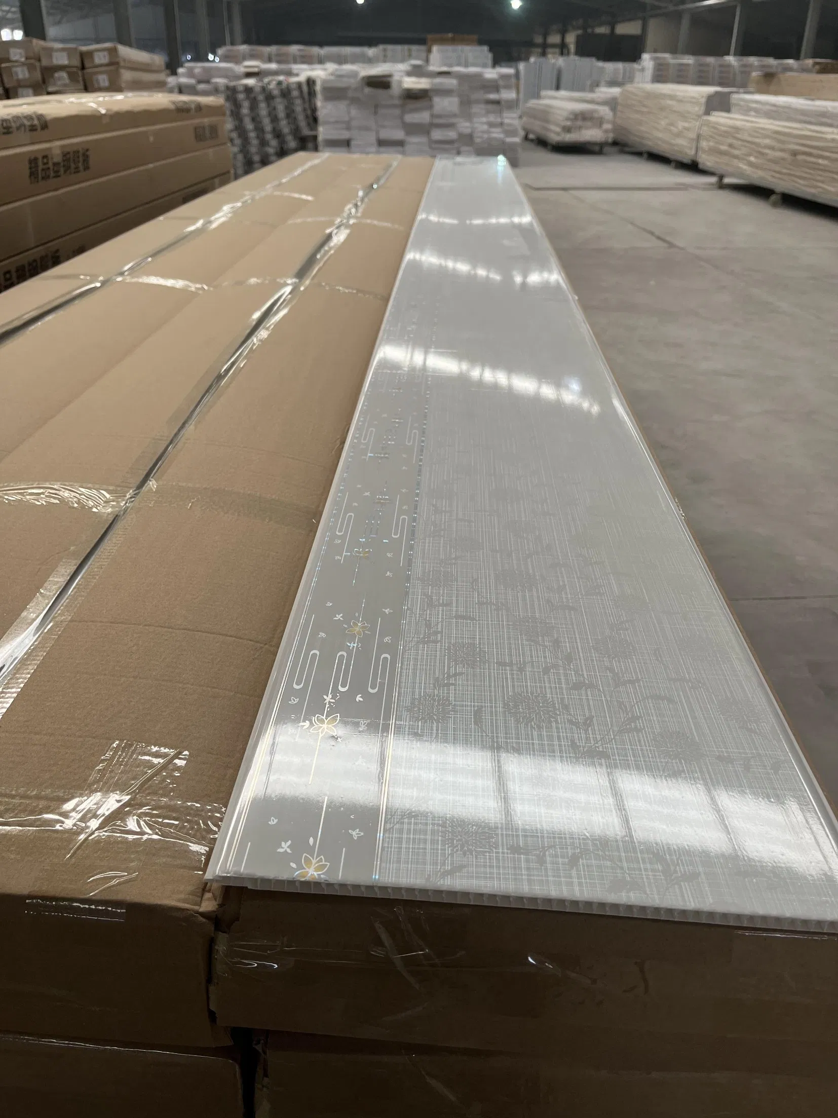 Влагостойкие ПВХ панели для потолка и стен
