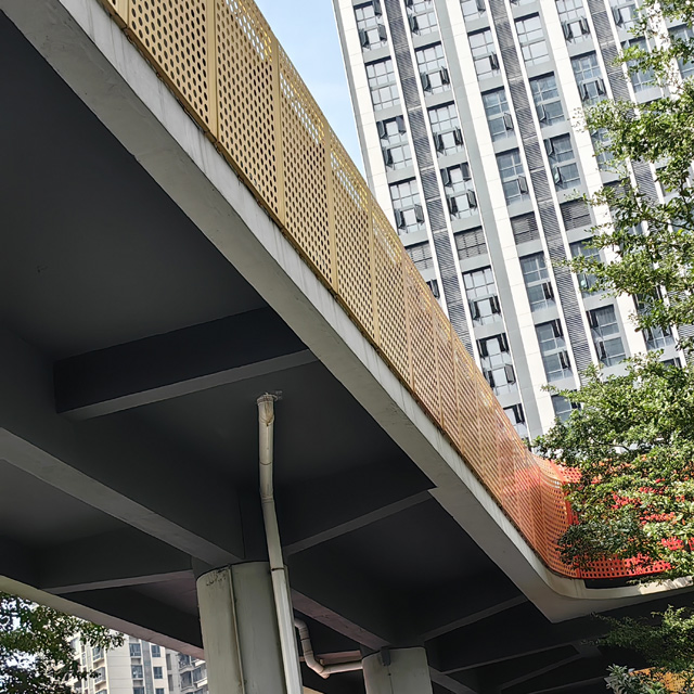 Durable Metal Fence Solutions for Outdoor Spaces and Balconies