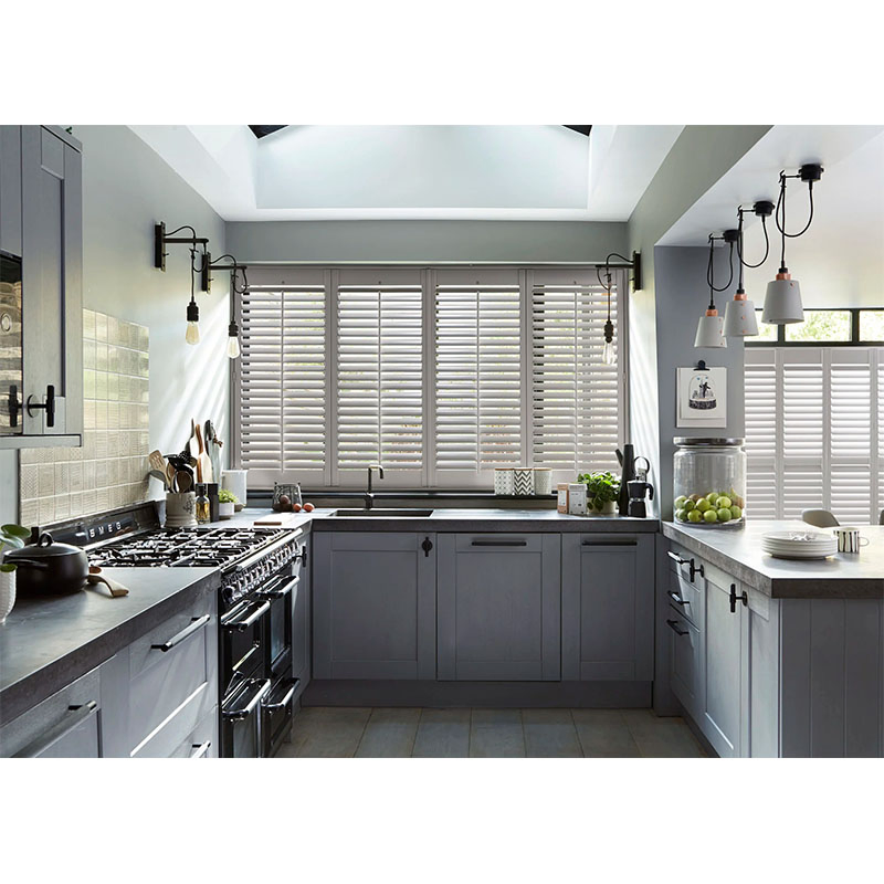 Factory Price Adjustable Interior PVC Shutter Wood Window Plantation Shutters