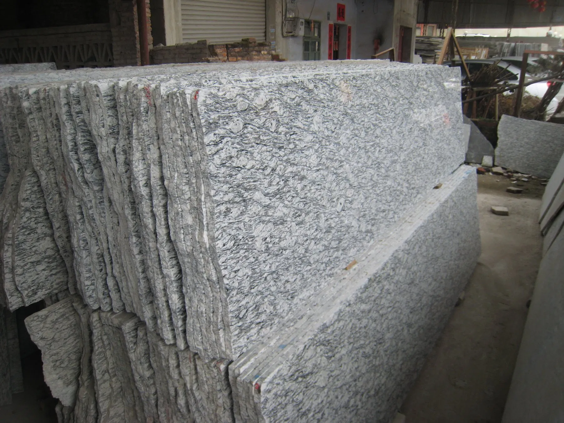 China Factory Manufacture Polished Spray White/Black/Yellow/Beige/Red Granite for Tiles/Floor/Paving Stone