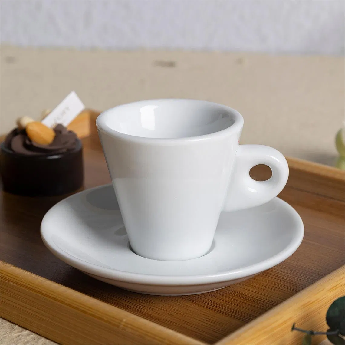 Elegant Wholesale White Porcelain Ceramic Cups and Saucers Set