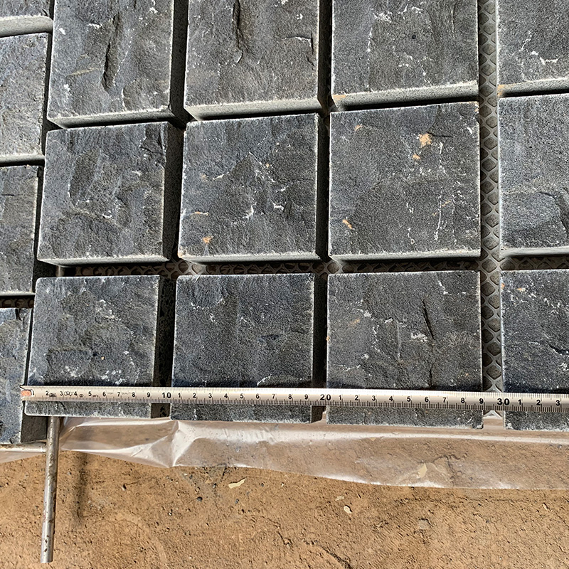 Hainan Black Basalt Bluestone Paving Stone on Mesh, Cobblestone Back with Net Cobblestone Cube Stone for Walkway/Driveway/Parking Pavers Price