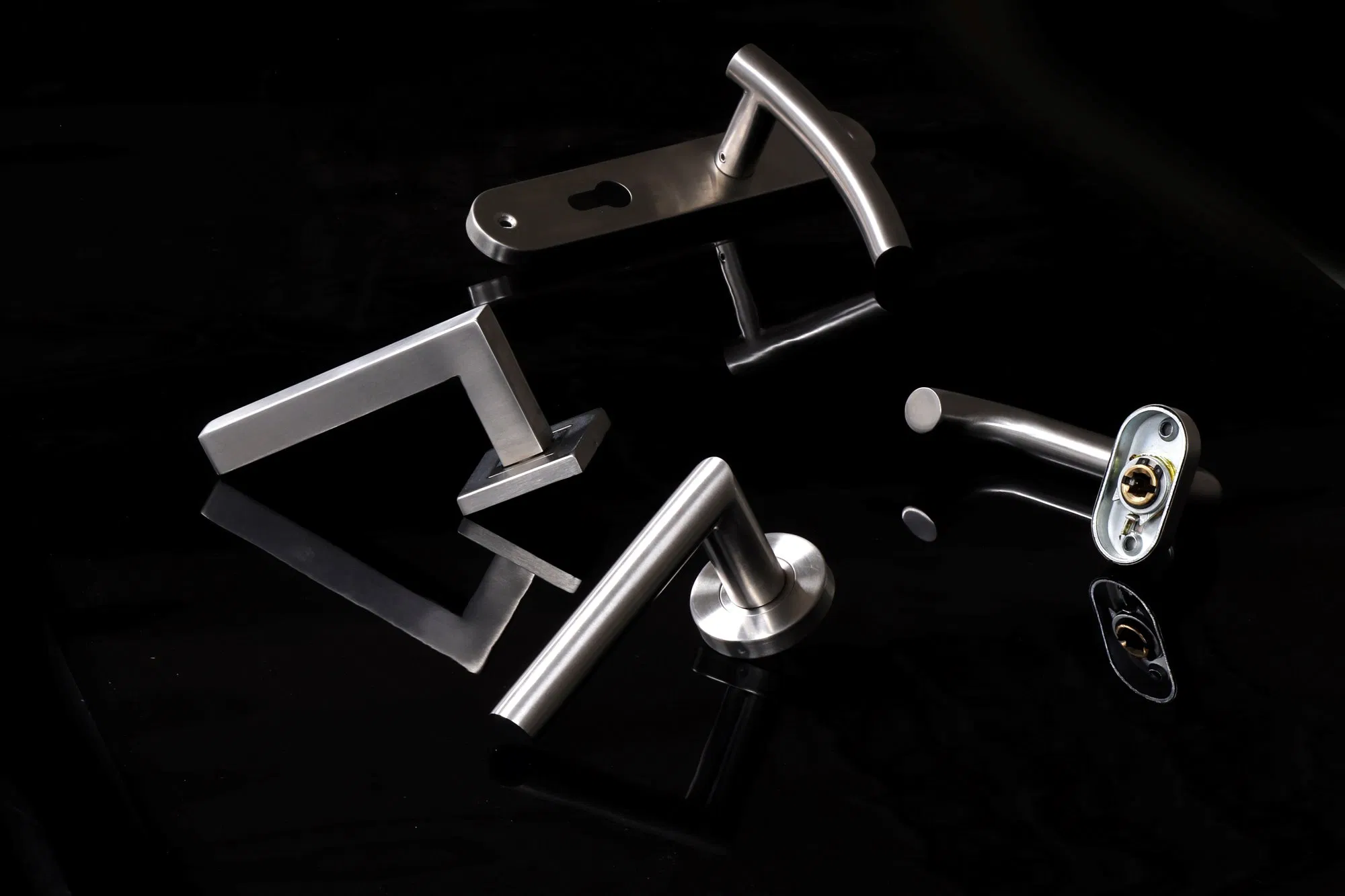 High Quality #304 Stainless Steel Wooden Door Handle/Lever Handle (GB03-101)