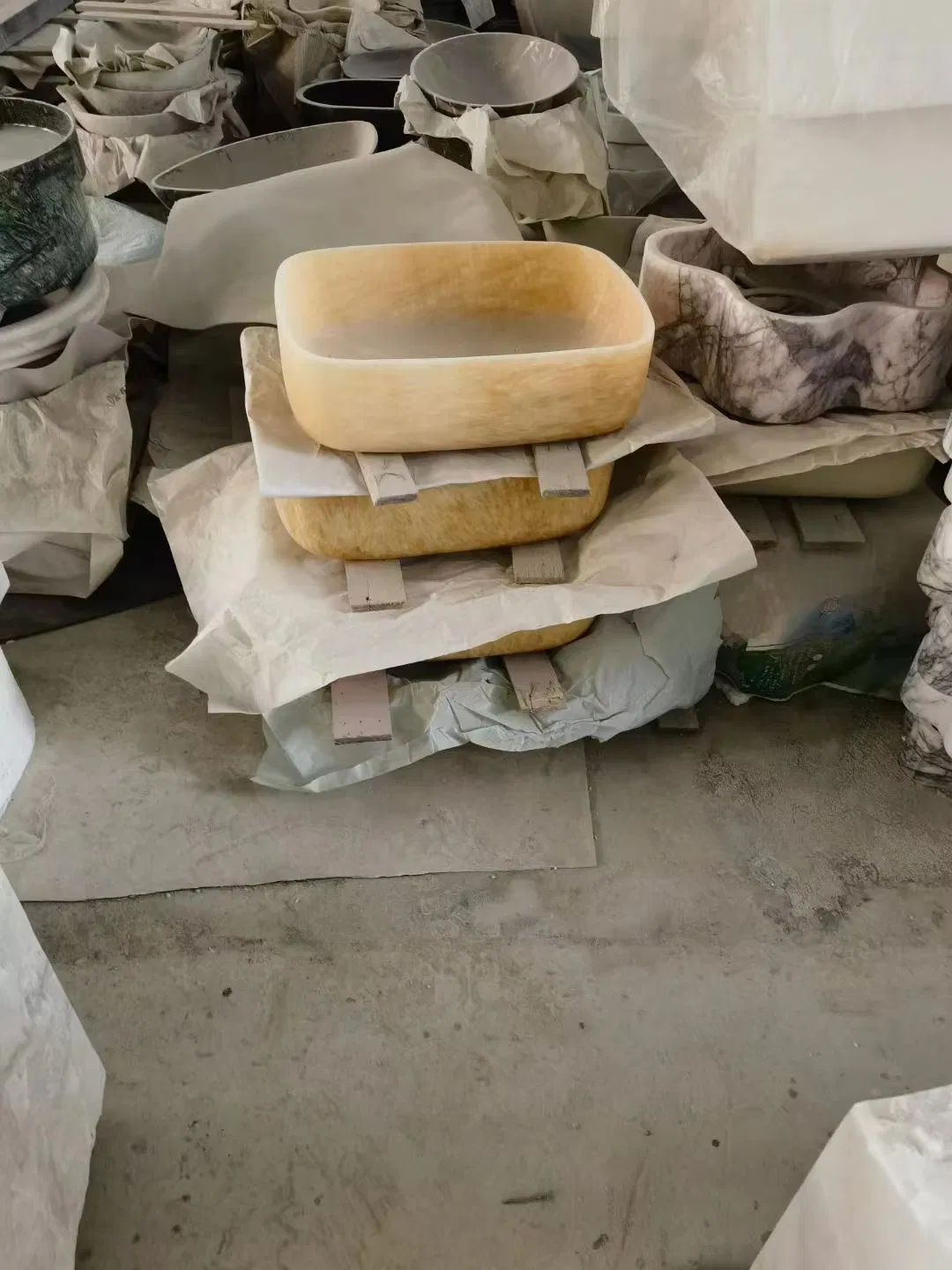 Round/Square Yellow Marble Stone Bathroom Vessel Basin Design