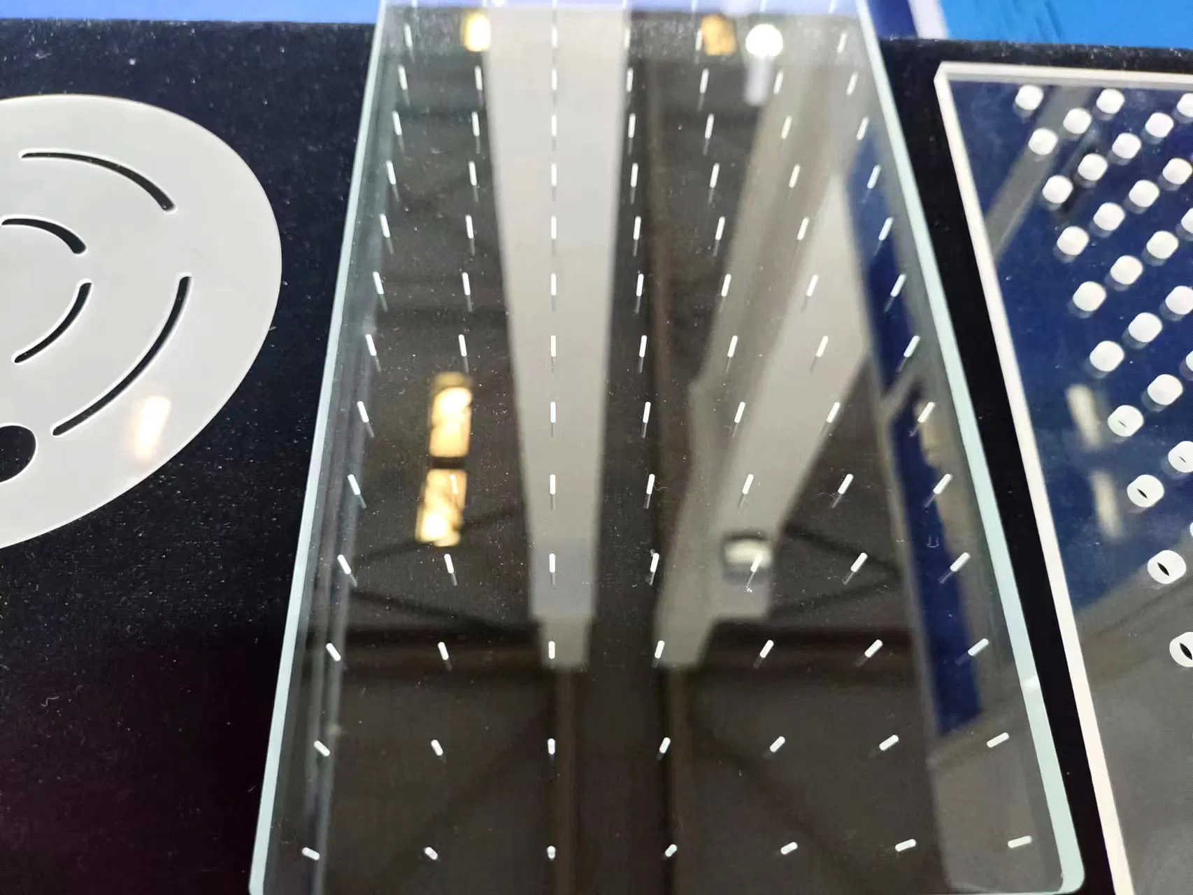 2023 High Accurecy Laser Cutting Glass