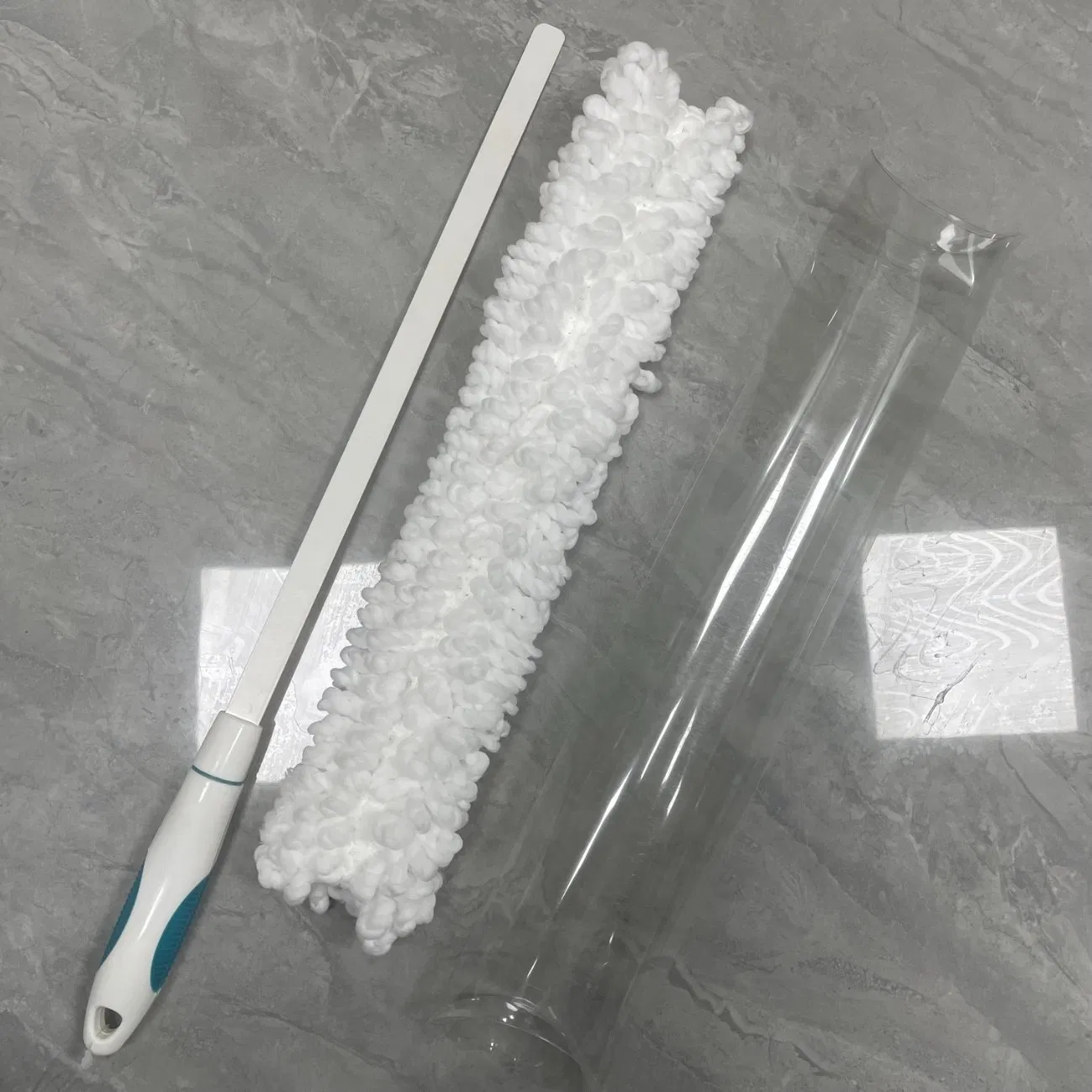 Microfiber Cleaning Duster with Soft TPR Handle for Household