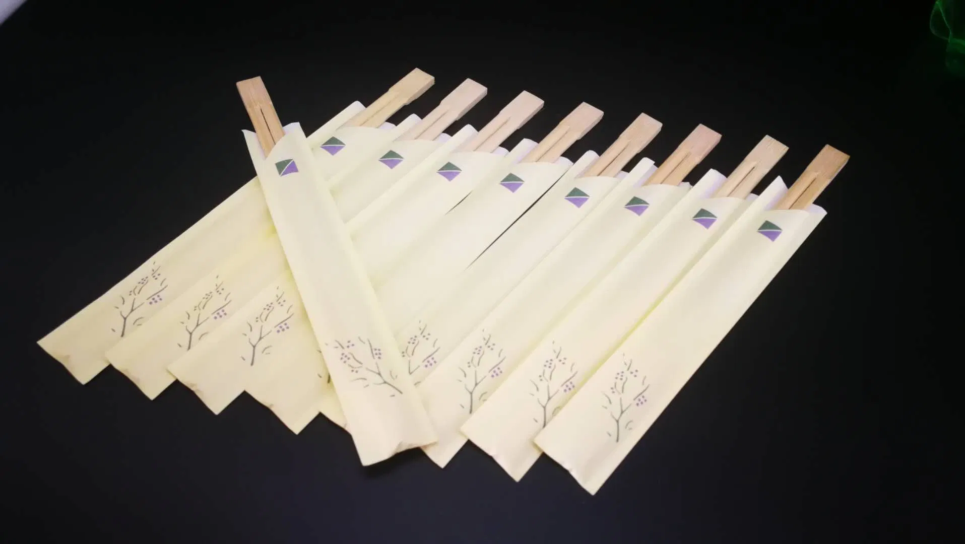 Chinese Factory Direc Bulk Sale Bamboo Chopsticks with Customized Sleeve