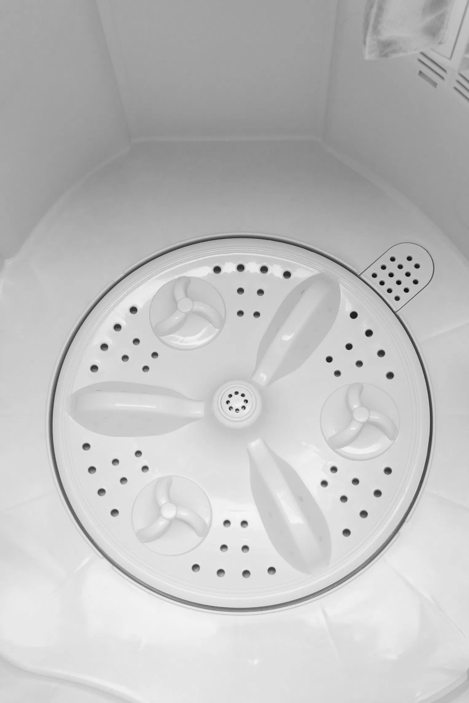 China Factory Direct Sale 6kg Portable Double Tub Semi-Automatic Washing Machine