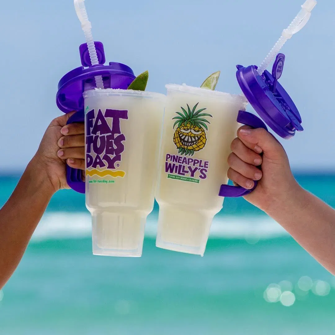 Прозрачный пластиковый стакан 32oz с крышкой и трубочкой