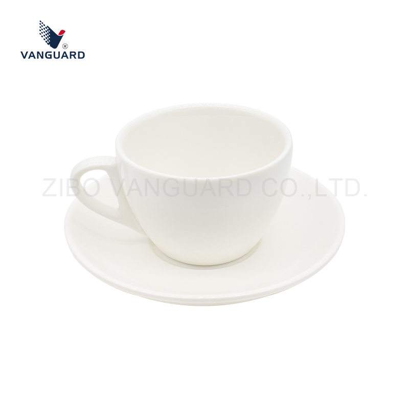 Фарфоровая чашка с блюдцем, набор для чая