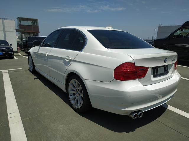 Подержанный BMW 325i 2012 года с бензиновым двигателем