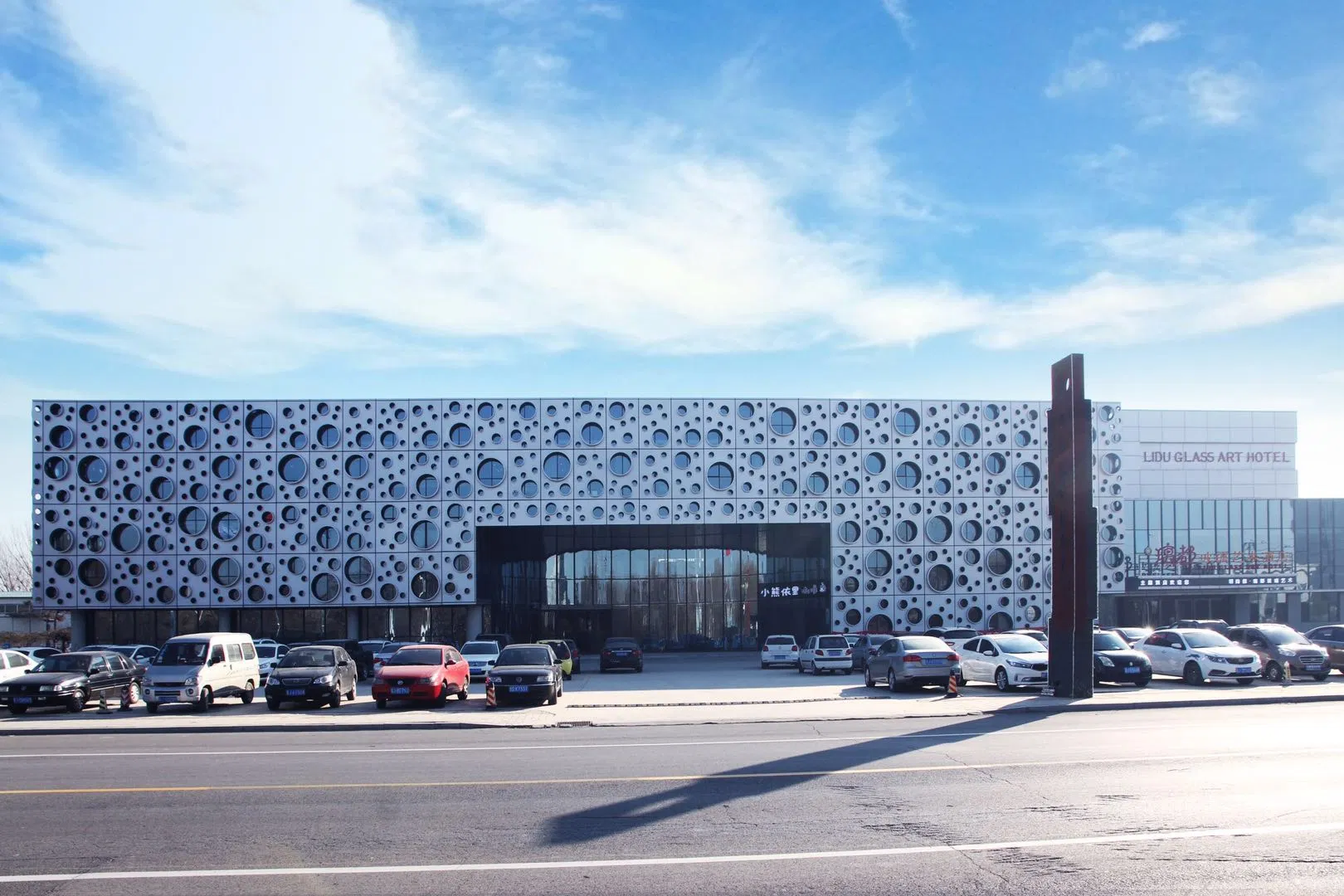 Multi-Use Borosilicate Water Pitcher for Stylish Home and Office Use