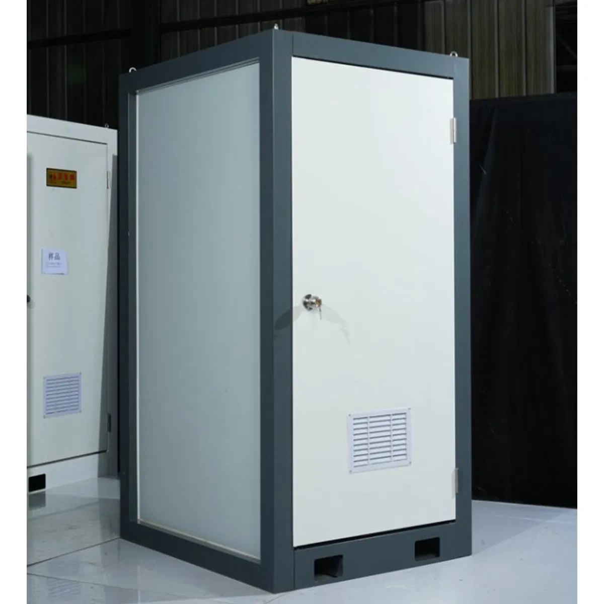 Steel-Frame Portable Toilet with Detachable Components for Convenience