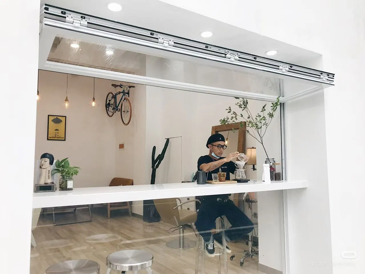 Custom Aluminum Top-Bottom Folding Windows & Sliding Windows Factory Direct for Cafe, Bubble Tea Shop, Restaurant