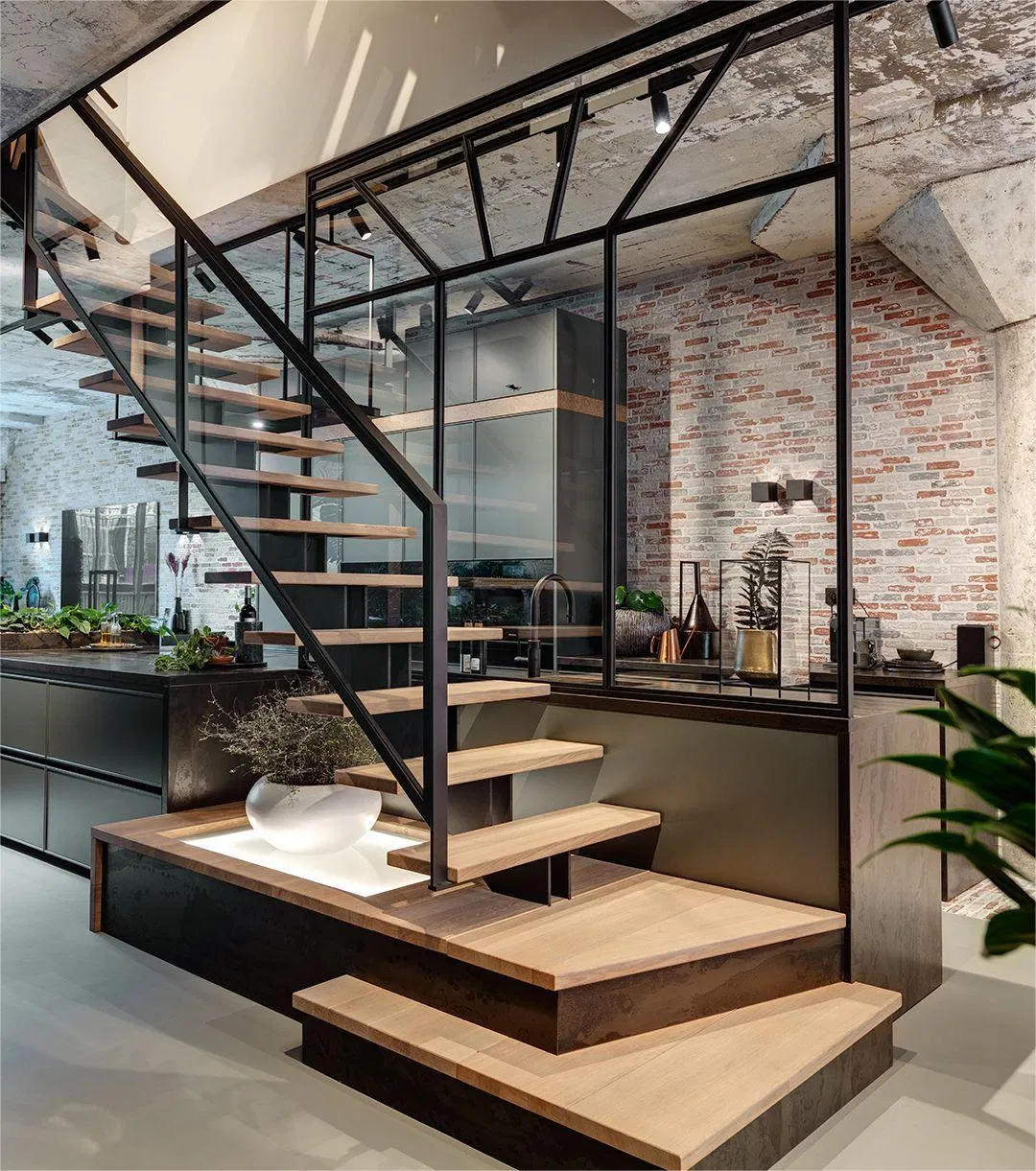 Customized U-Shaped Glass Wood Stairs Design Indoor Mono Stringer Staircase