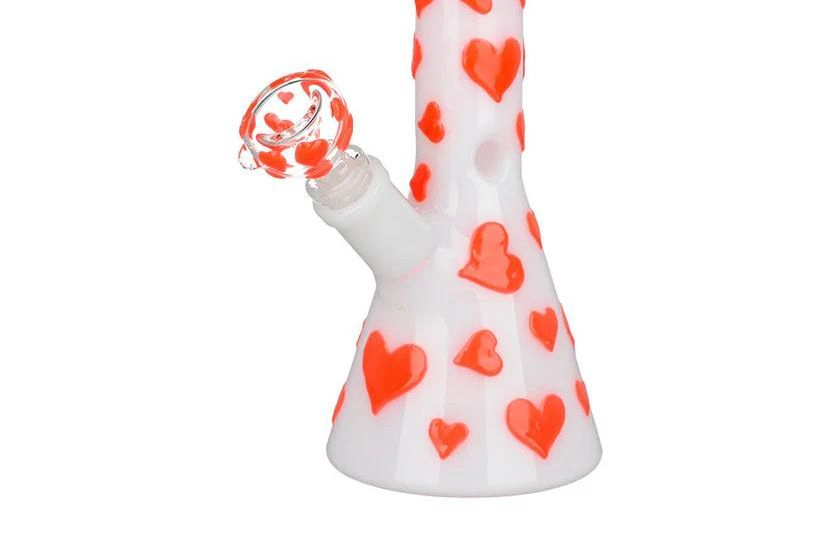 Lovely Heart Glow in The Dark Beaker Water Pipe
