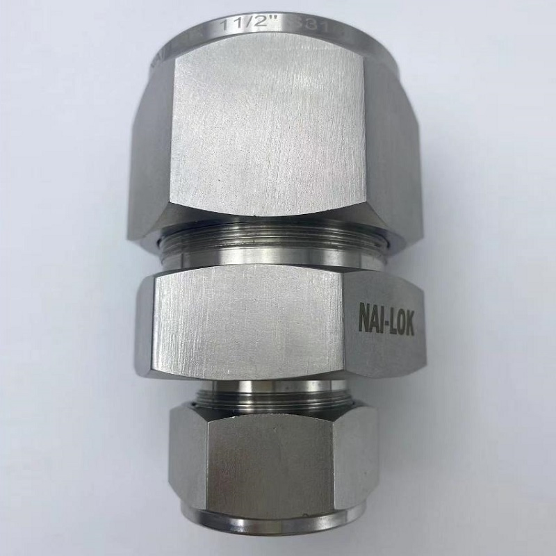Nai-Lok 316 Stainless Steel Double Ferrule Compression Tube Fittings Reducing Union 1-1/2 in. X 1 in. Tube Od