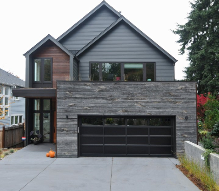 Villa Steel Panel Sectional Black Automatic Garage Door