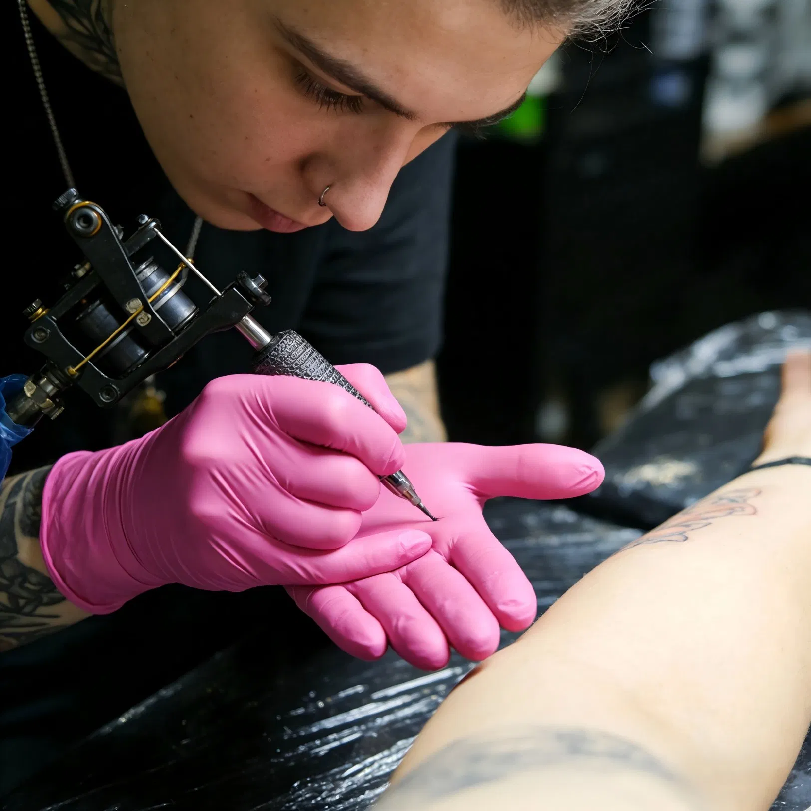 Waterproof Nitrile Gloves Restaurant Catering Dessert Shop Powder Free Rose Red Disposable Glove 4mil Nitrile Gloves for Cooking